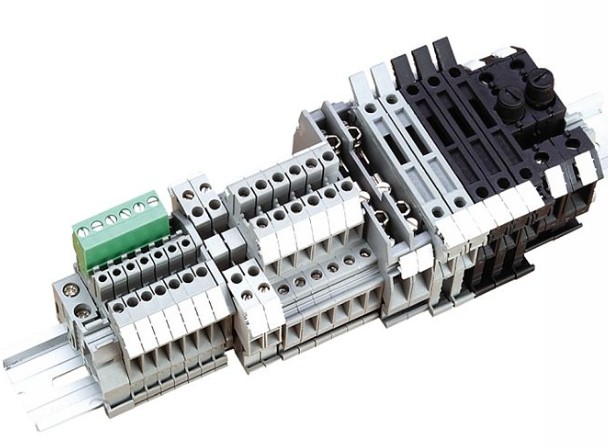 Cầu đấu cầu chì