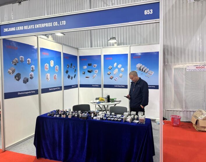 Rơ le trung gian Lirrd 38 Gian hàng rơ le Lirrd tại triển lãm VIMF Bắc Ninh 2025